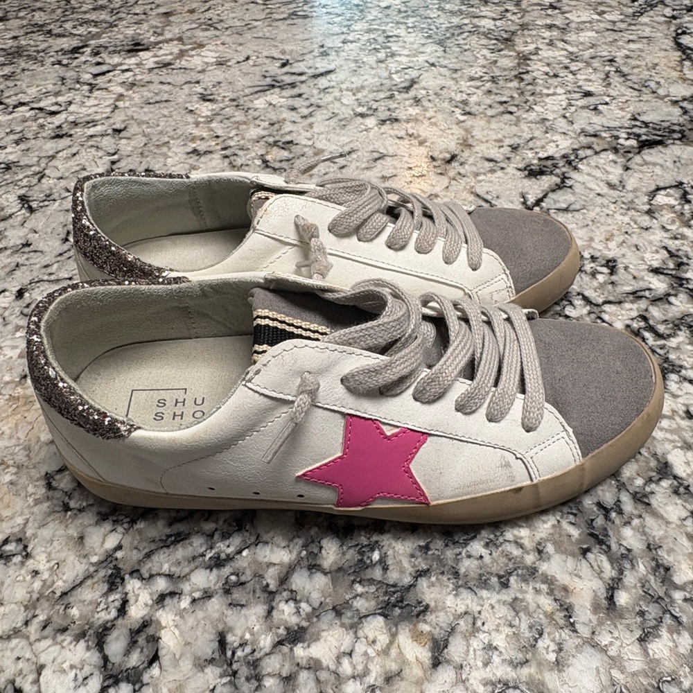ShuShop Leather Sneakers with Pink Star Accent